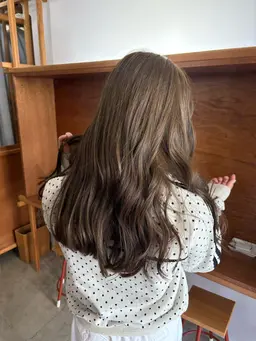 ボブ​〜​ロングの女性限定モデルカット＋髪質改善トリートメント