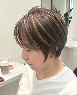 【カット無し】表面白髪ぼかしハイライト+トリートメント