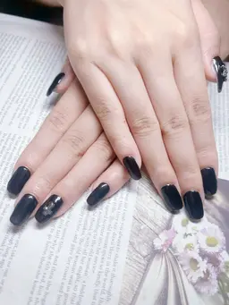 （［ミニモ学割］オフ有り）ワンカラーやラメグラデーション🎨（ストーンやパッツ2個無料）