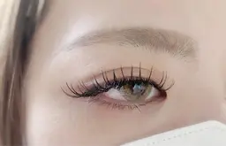 【クチコミ投稿価格💚】最後の一本までしっかり付けます♪まつ毛エクステ90分付け放題