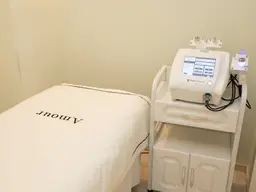 [小顔&引き締め&透明感に]キャビテーション小顔+毛穴洗浄＋美白パック90分