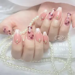 チップとスカルプジェル長さだし十本➕90分ジェルやり放題❤️スートンとシール付け放題❤️華やかパーツ2個無料❤️