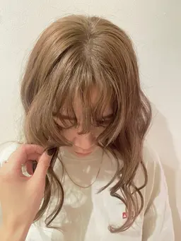 ブリーチリタッチ➕オンカラー(イルミナ・ルフレカラー使用)モデル✨色落ちも綺麗なハイトーンに🌬️