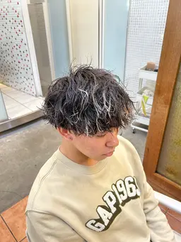 メンズカット＋ツイストスパイラルパーマ⚡️                       緩め強め全て対応🙆‍♂️