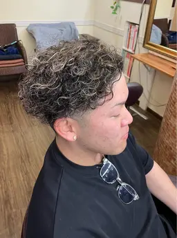 【🔥人気セットメニュー🔥】カット＋メンズパーマ＋メッシュカラー