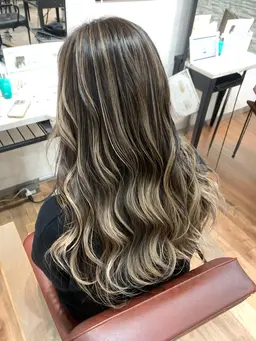 【ご新規様限定🌻】バレイヤージュ(ブリーチ)🦋➕フルカラー➕1stepトリートメント✨