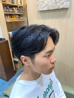 【汗でも崩れにくい自然なストレート👱】メンズカット＋曲がる縮毛矯正