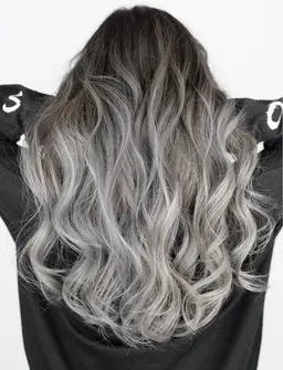 🔱【ホットペッパーエリア】🔱個人カラー人気部門第1位✨ケアブリーチ+美髪ケアトリートメント