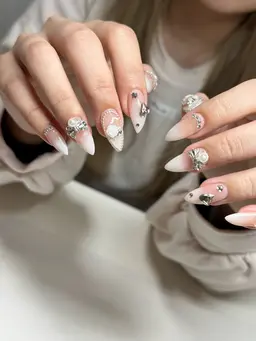 《ご新規様限定🌸》10本長さ出し（チップ）＋フルアートデザイン🩷持ち込みOK🙆‍♀️