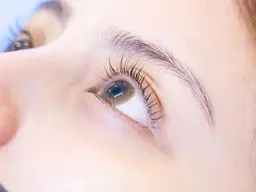 《一気にイメチェン》美眉WAX+パリジェンヌラッシュリフト+最高級Tr　¥9980