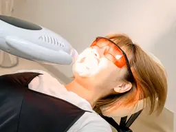 【セルフホワイトニング】1回で歯が白くなる！黄ばみや汚れ、口臭でお悩みの方におすすめ！