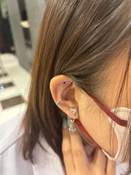 耳つぼジュエリー4粒