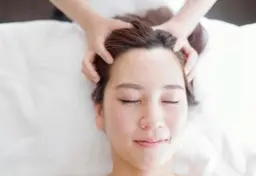 【当サロン癒しで人気No.1】癒されて頭スッキリ✨💆🏻‍♀️眠れる美骨ドライヘッドスパ＆骨盤調整付(期間限定価格)