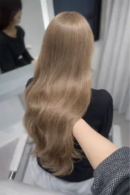 🤍透明感🤍トリプルカラー（ブリーチ２回＋オンカラー）＋高保湿トリートメント¥16000