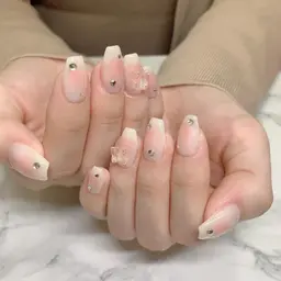 【セール】❤️❤️大人気ベース色付きチークネイル💅ラメ追加ok【オフ込み】