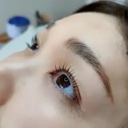 ✨人気メニュー✨上まつげパーマ（美容液コーティング付き）＋眉の癖や毛流れ改善パーマ（WAX脱毛、保湿ケア、お仕上げ）