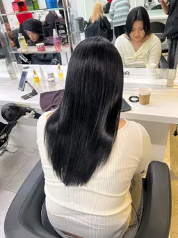 【🤍学割クーポン🤍】ワンカラーで叶う透け感たっぷりブラック🤍ストレートorコテ巻き仕上げ🤍