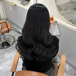 【🩰ᩚミニモ学割クーポン🩰ᩚ】黒染めを使わない暗髪カラー＋7種トリートメント🖤⟡.·