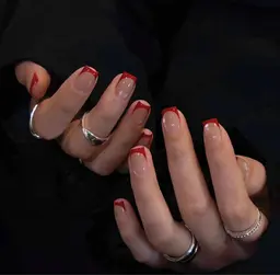 【ベースあり】フレンチ／カラーグラデーション➕パーツ2つ