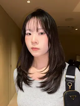 【22日限定】無料フルレイヤーカット＋トリートメント＋クイックヘッドマッサージ （顔周りカットのみは不可）