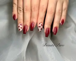 2アートでシンプルネイル🦋