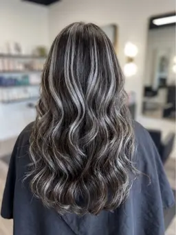 1日1名限定白髪ぼかしハイライト