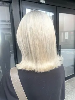 ケアブリーチ&艶カラー＋抗酸化トリートメント