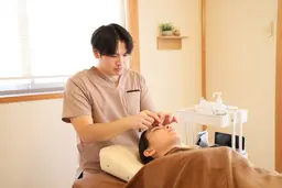 小顔・眼精疲労特化美容鍼(ヘッドスパ付き)