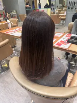 【ミディアムロングヘアカットモデル】鎖骨より長い方　3cm以上カットできる方
