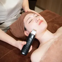 24歳以下限定のバズリ肌ケア🧸♡【毛穴×小顔コース】🫧毛穴洗浄or美白美容液＋肩こり＋小顔マッサージ💆✨1980円