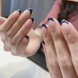 【パラジェル】フレンチ⟡.·*.〔ケア、オフ込〕