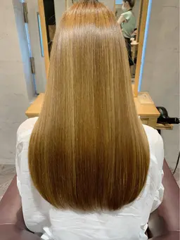 3回目まで使える💫ブリーチしてても艶髪を🌟ウルトワトリートメント＋カット🦁(💫指名料込み)