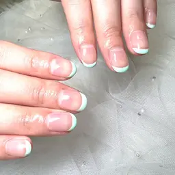 オフなし★ハンド★王道フレンチネイル￥5500