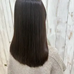 『湿気に負けないにおさまりの良い髪に🧜🏻‍♀️』縮毛矯正