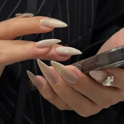 【ジェルオフなし】スカルプ10本+ワンカラーorラメ🖤⚠️フリーエッジ(白い部分)が1mm以上ある方のみの募集