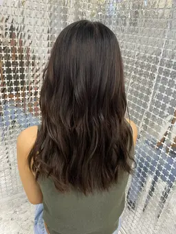 形変えない練習モデルカット(メンテナンス、毛先1​〜​5センチ)