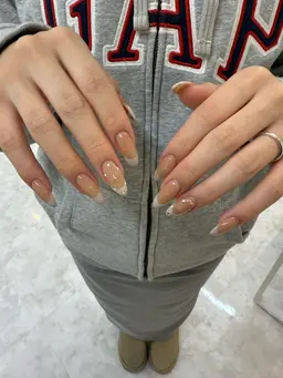 【他店オフ込】handフレンチネイル（ベースカラーあり）　¥6400