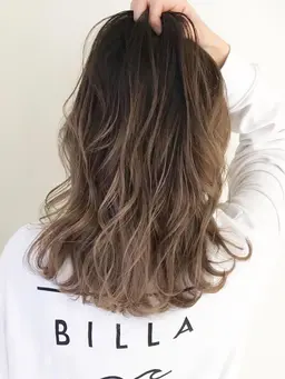 デザインカラー【低ダメージケアブリーチ使用】＋トリートメント