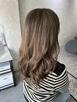 【当日予約○】ハイライト+オンカラー+トリートメント