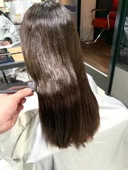 🔹ケアストレート（縮毛矯正）＋🫧美容液シャンプー＋トリートメント