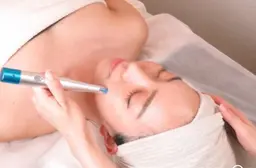 潤いコラーゲン蘇り✨高濃度美容液導入フェイシャル【シミ・シワ・毛穴・ニキビ】潤い美肌管理　　⚪︎ダウンタイム無し