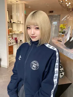 【明るくしたい人へ🌟】ケアブリーチカラー+カット+トリートメント