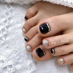 🦶フットネイル 親指2本シンプル持ち込みデザイン👉初回オフ無料