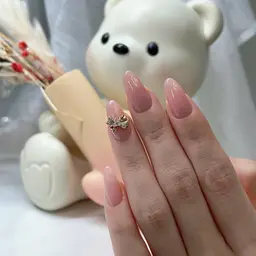 長さ出し付きプランその①チップ長さ出しワンカラー💅¥3000もお🉐?おトクすぎて、あぁ〜も〜※