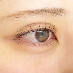 【2回目以降】ビューラー式まつげパーマ+育毛剤配合美容トリートメント付き