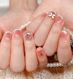 チーク×マグネットネイル