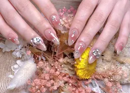 チップ長さだしデザインやり放題💅店内ストーンorパーツ付け放題🌻ソフトジェルオフ無料❣️