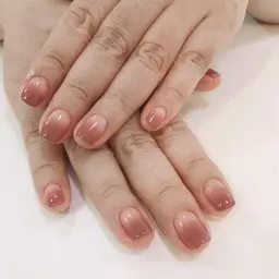 《お爪が長く綺麗に見えます》«ご新規様»ジェルカラーグラデーション【オフケア込】