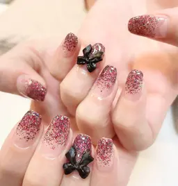 持込ネイル💅7,700円​〜​デザインご相談ください（デザインにより価格変更有り）自店オフ無料/他店オフ+1,650円​〜​