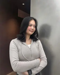 前髪＋顔まわりレイヤーカット（こめかみ​〜​フェイスライン）